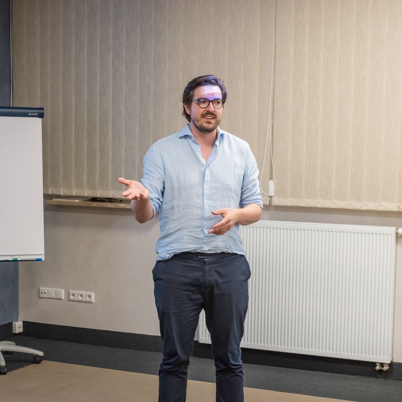 Christian Wenzel spricht frei vor Publikum
